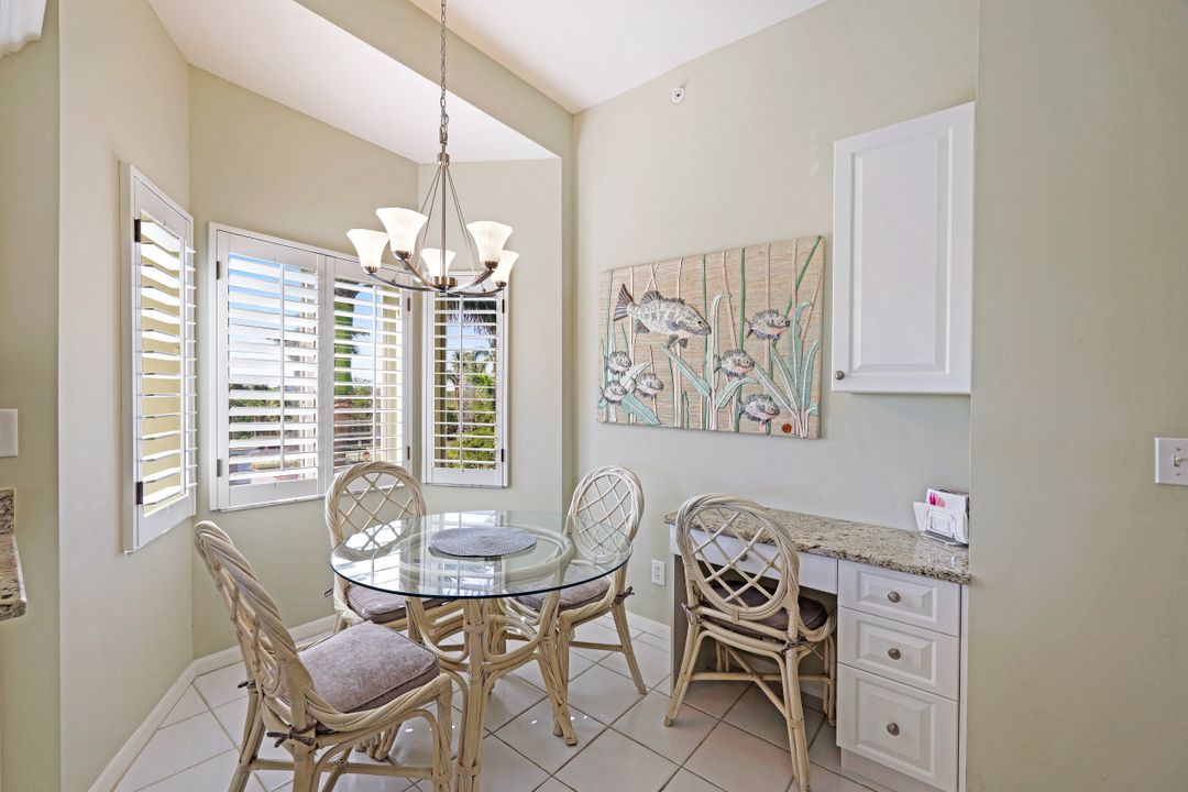 7606 Pebble Creek Cir #304, Naples, FL 34108