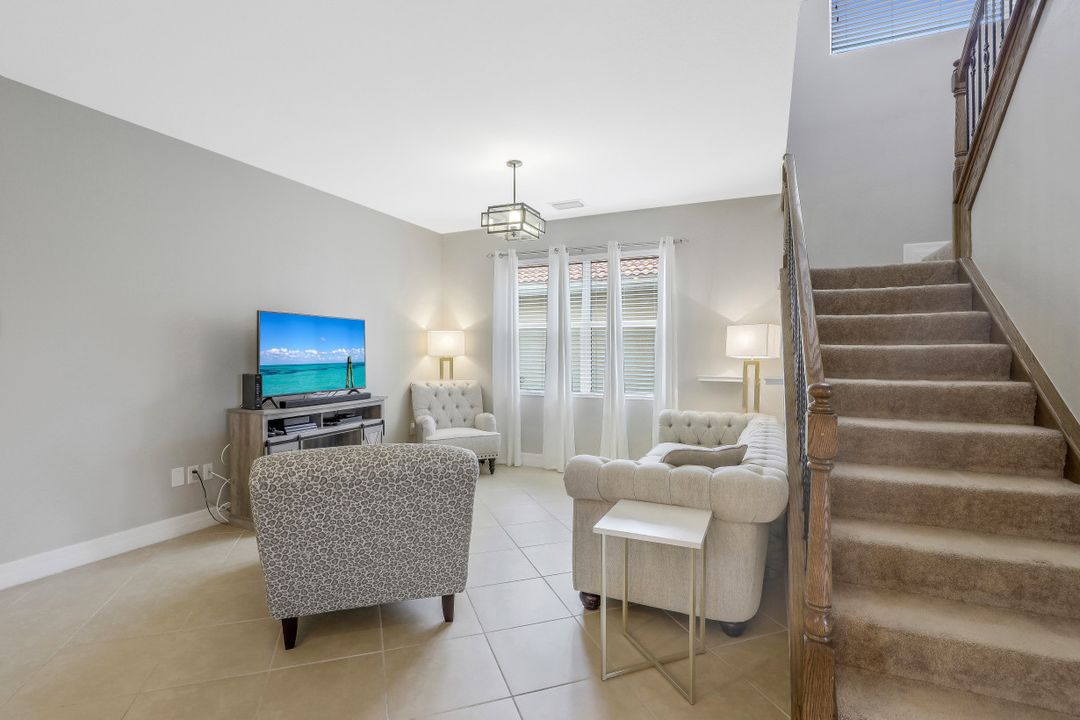 10313 Crepe Jasmine Ln, Fort Myers, FL 33913