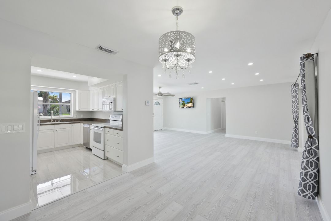 5337 Mikado Ct, Cape Coral, FL 33904