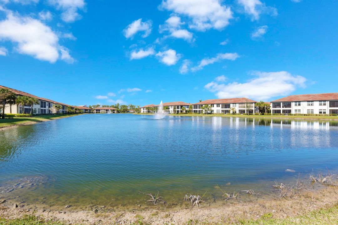 15126 Palmer Lake Cir #103, Naples, FL 34109