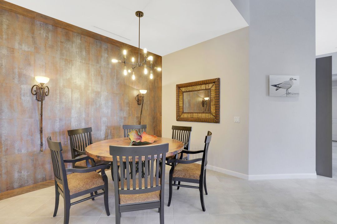 1825 Seville Blvd #821, Naples, FL 34109