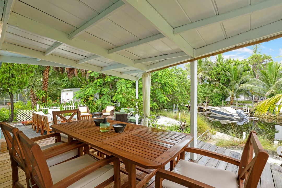 66 River Ct, Naples, FL 34110