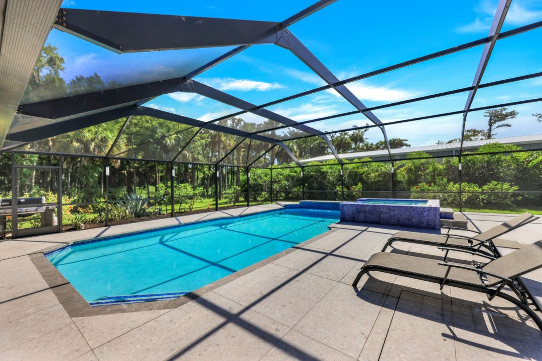 720 17th St NW, Naples, FL 34120