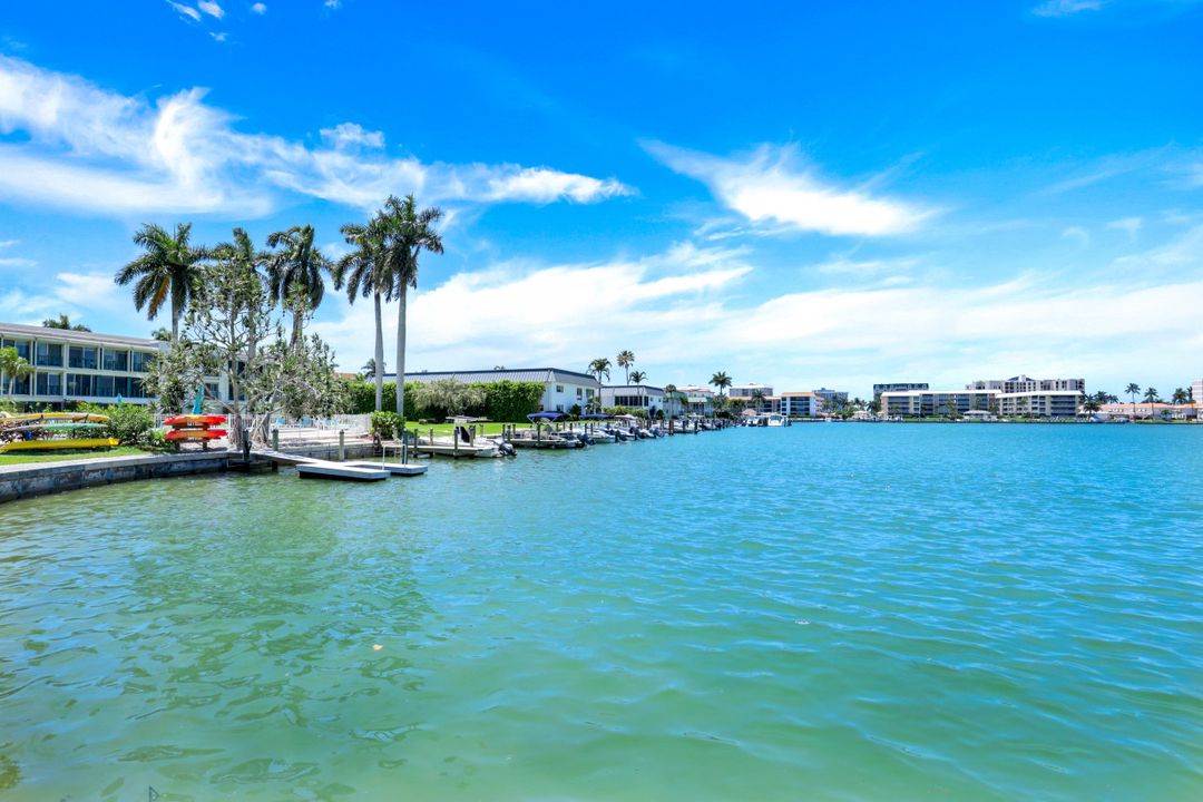 383 Harbour Dr #302, Naples, FL 34103