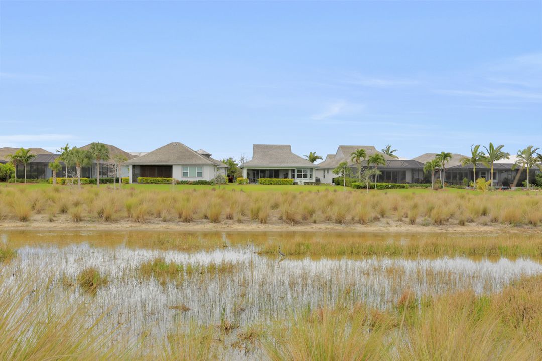 6462 Warwick Ave, Naples, FL 34113