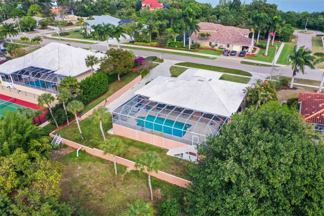 550 Inlet Dr, Marco Island, FL 34145