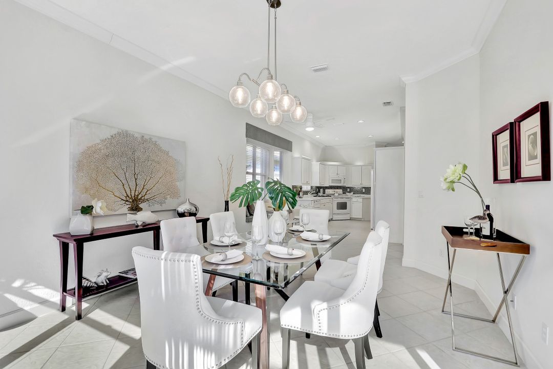 6474 Waverly Green Way, Naples, FL 34110