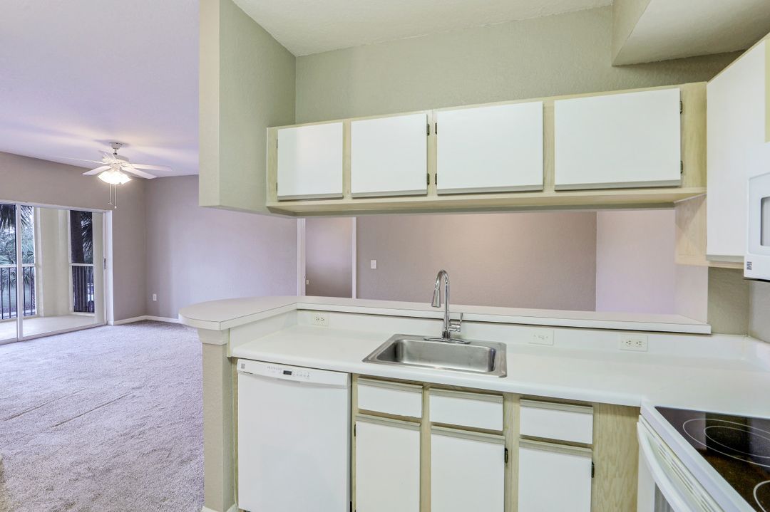 6490 Aragon Way #204, Fort Myers, FL 33966