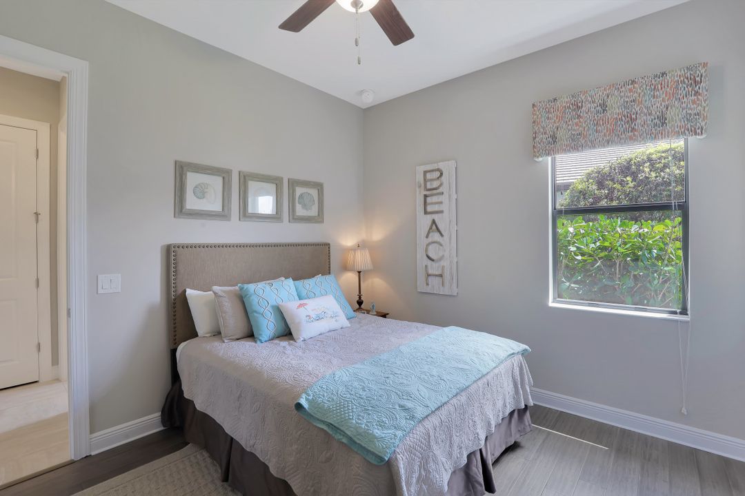 2155 Antigua Ln, Naples, FL 34120