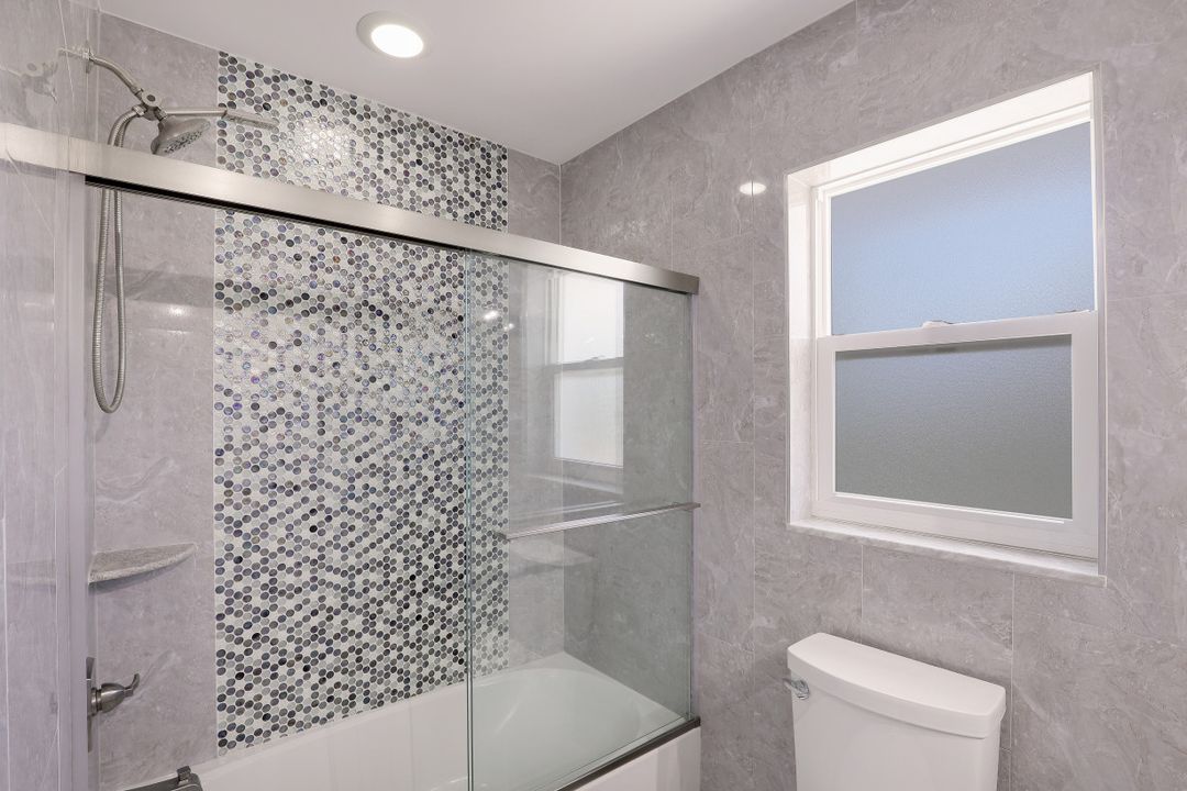 288 Grapewood Ct, Marco Island, FL 34145