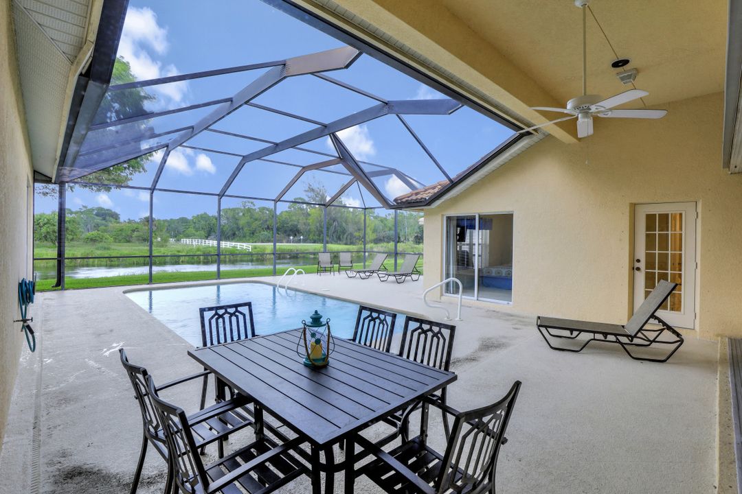 1087 Tivoli Dr, Naples, FL 34104