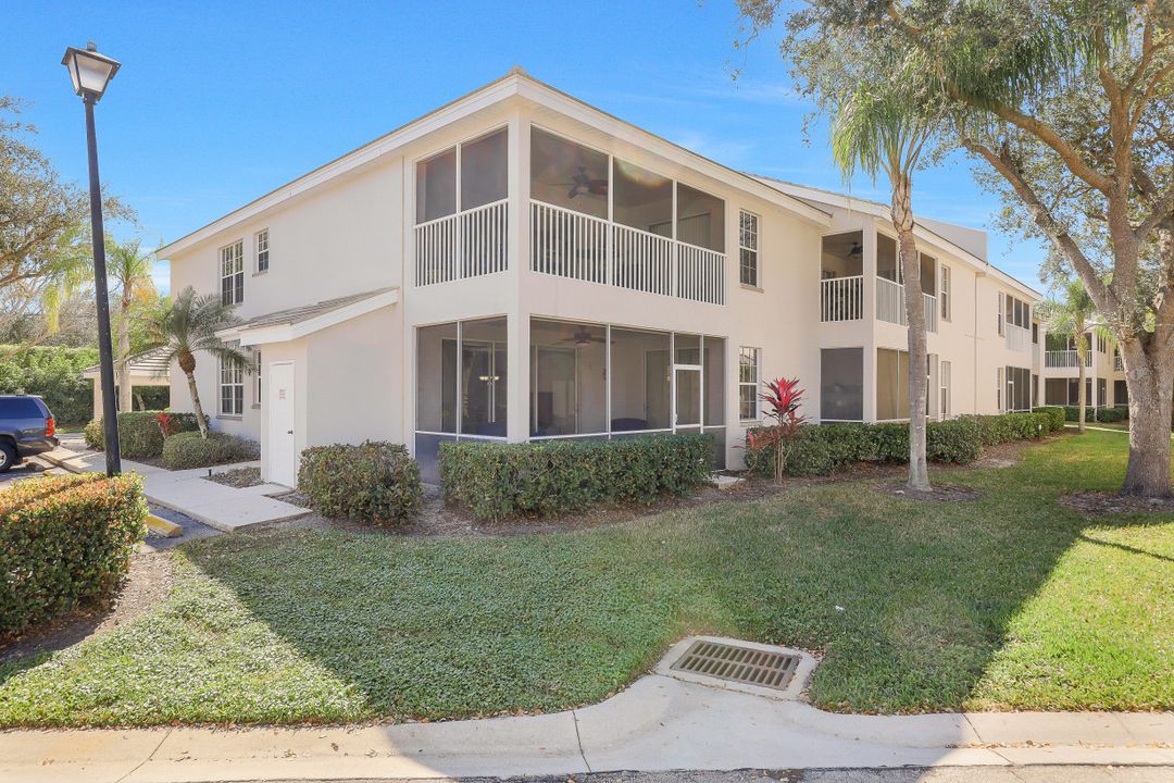 3720 Fieldstone Blvd #7-104, Naples, FL 34109