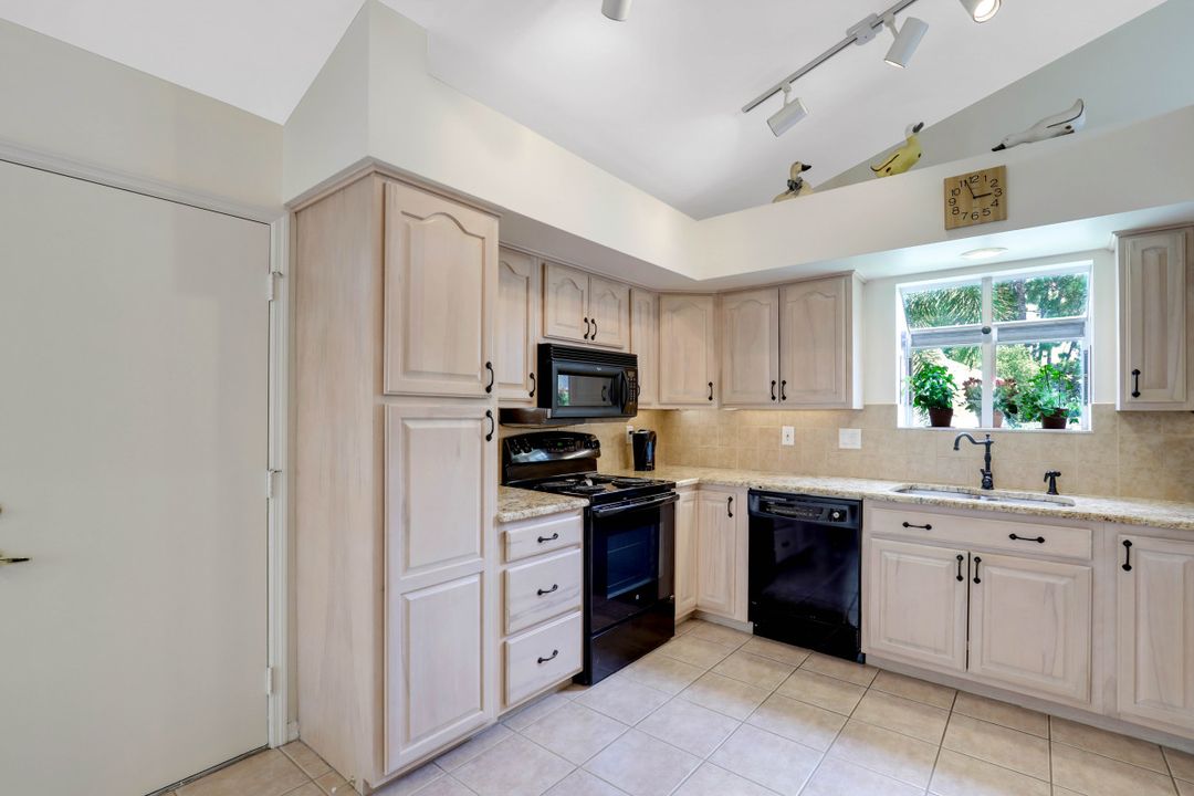 15185 Majorca Bay Dr #1, Naples, FL 34110