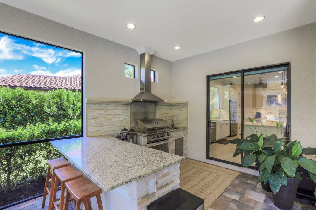 9618 Campanile Cir, Naples, FL 34114