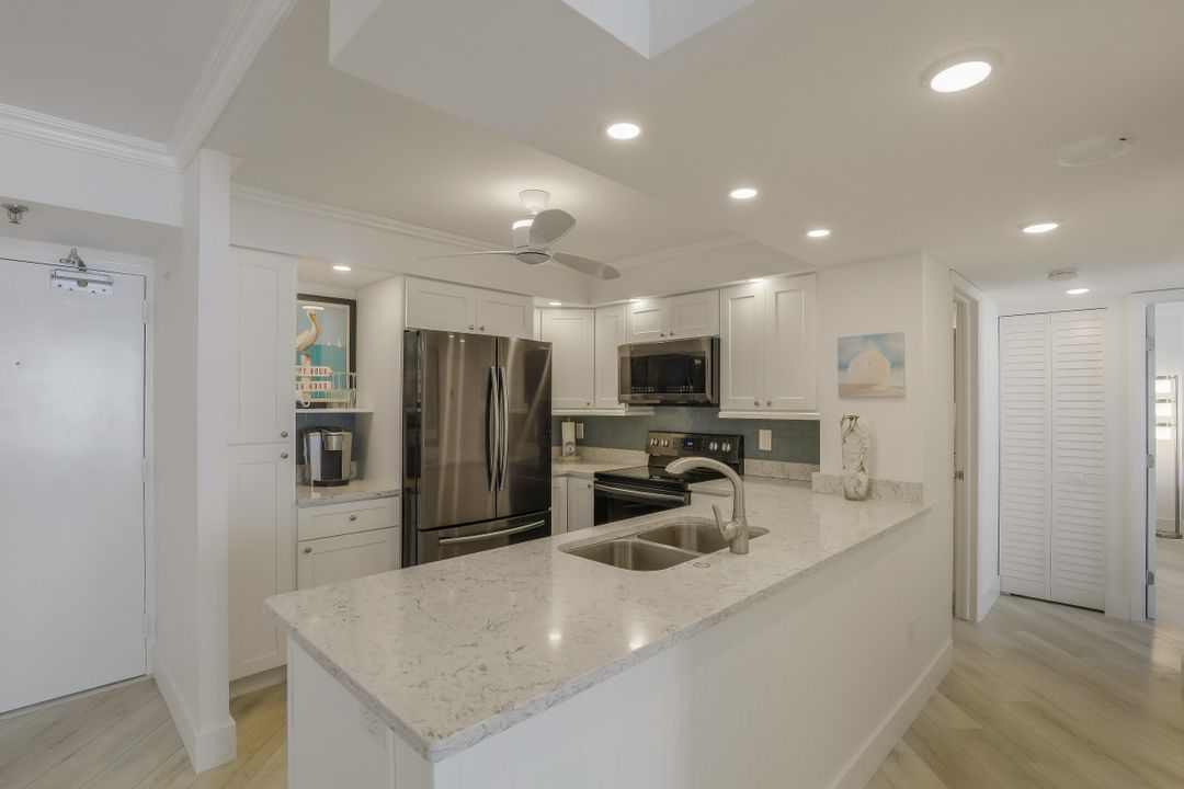 260 Seaview Ct #808, Marco Island, FL 34145