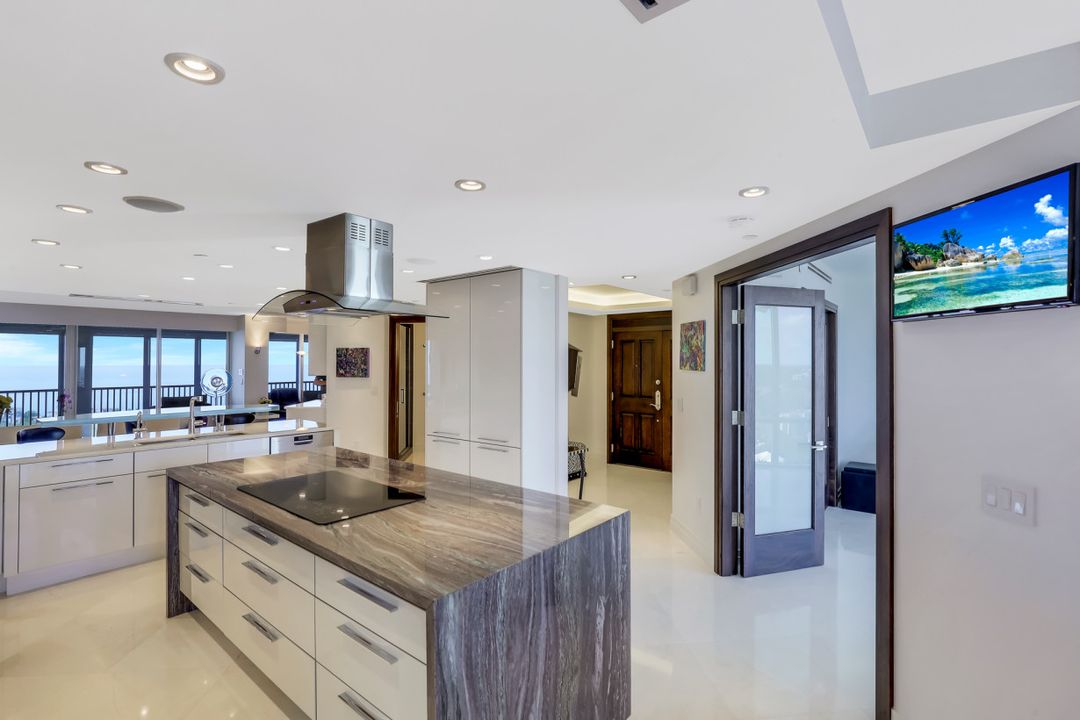 7515 Pelican Bay Blvd #21C, Naples, FL 34108