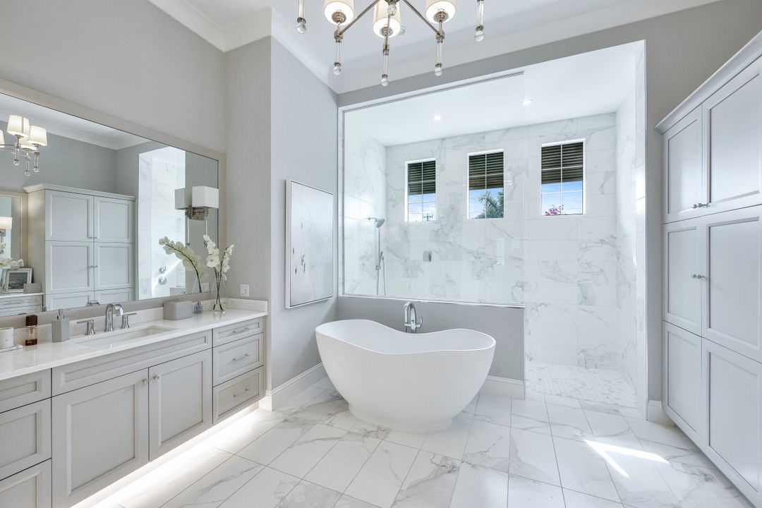 603 West St, Naples, FL 34108