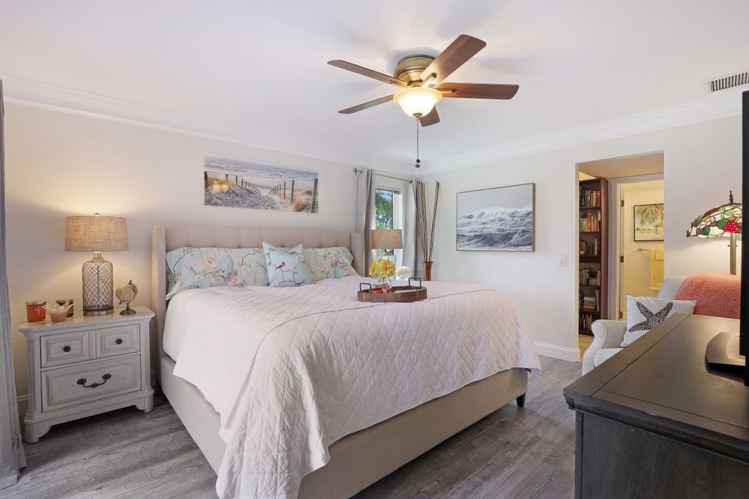 989 E Valley Dr, Bonita Springs, FL 34134