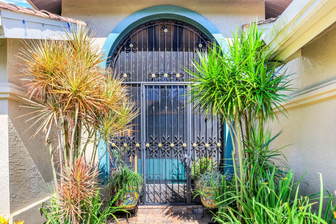 28419 Sombrero Dr, Bonita Springs, FL 34135