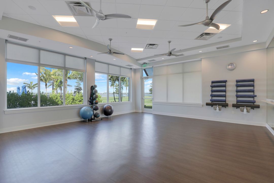 19080 Marquesa Dr, Fort Myers, FL 33913