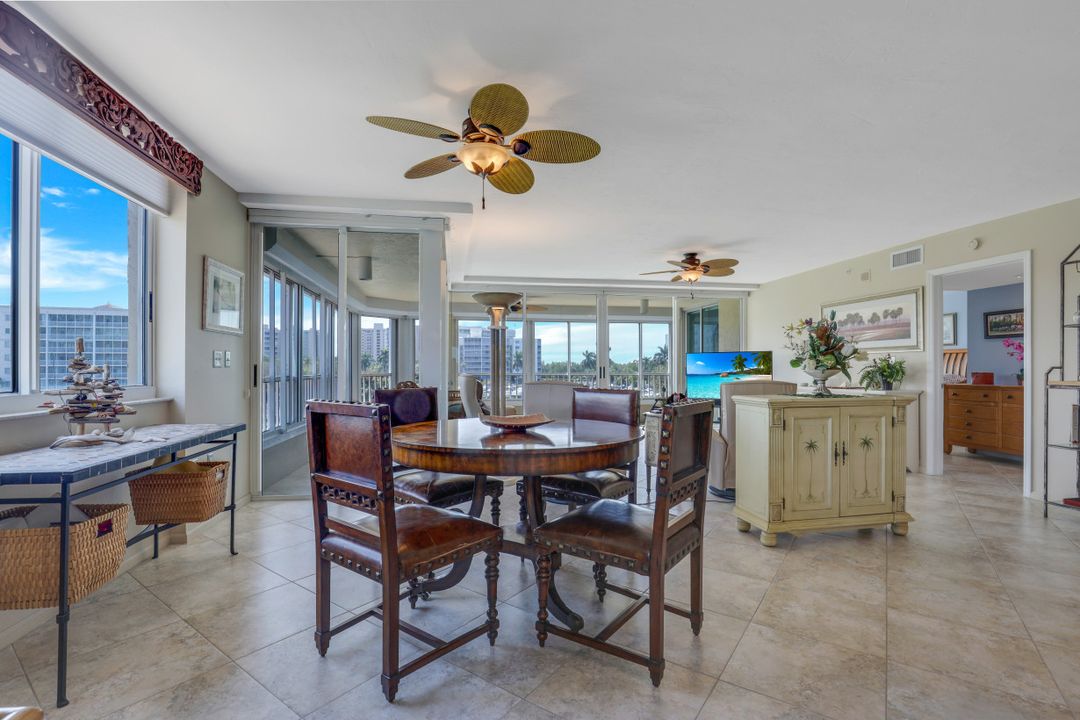 25 Bluebill Ave #201, Naples, FL 34108