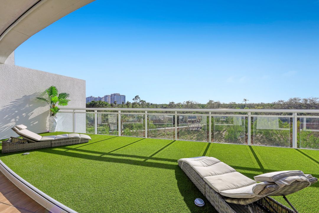 13915 Old Coast Rd #305, Naples, FL 34110