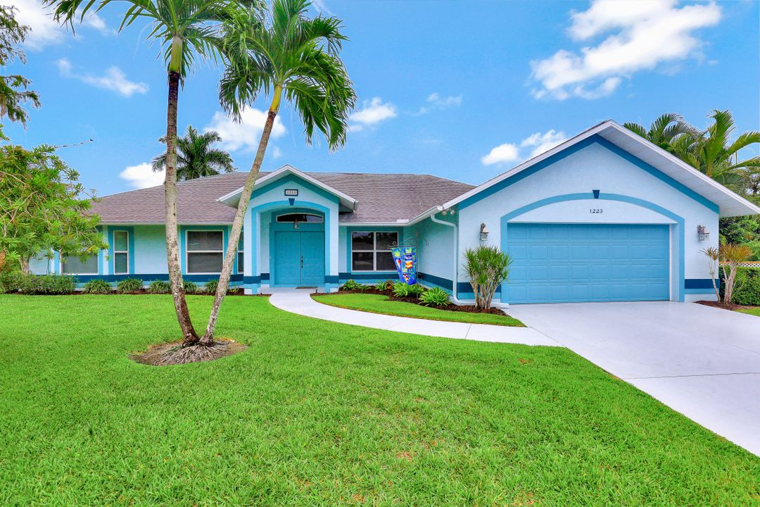 1223 Rosepetal Ln, Naples, FL 34105