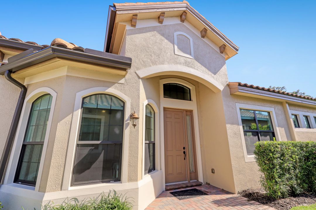 9123 Isla Bella Cir, Bonita Springs, FL 34135