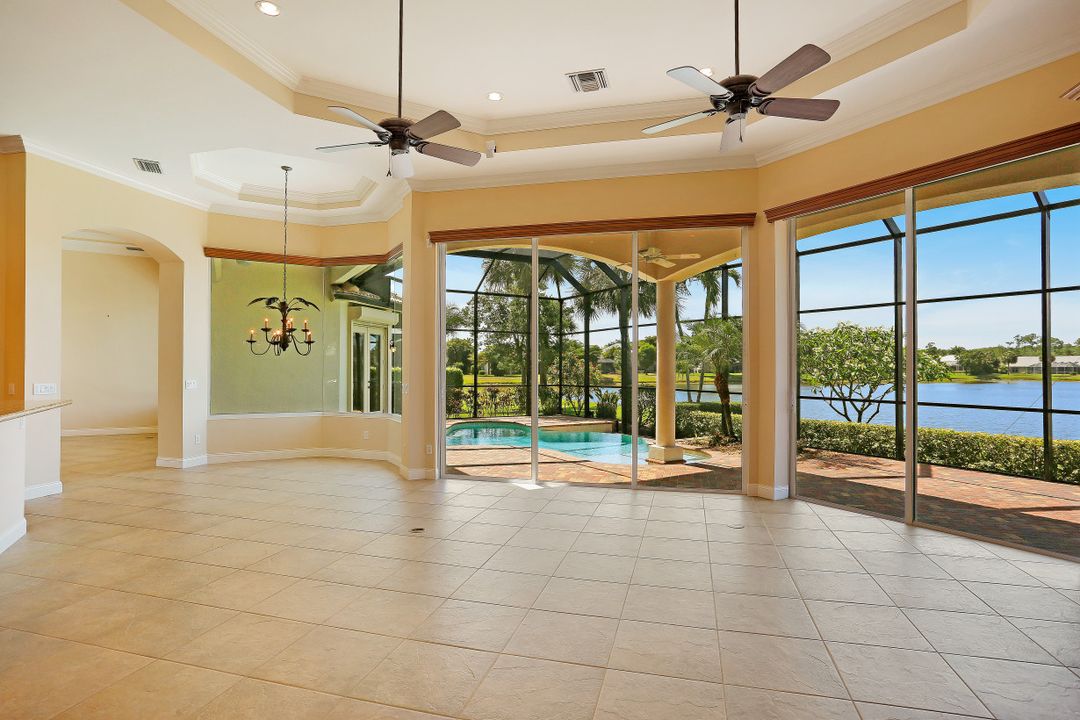 2046 Imperial Cir, Naples, FL 34110