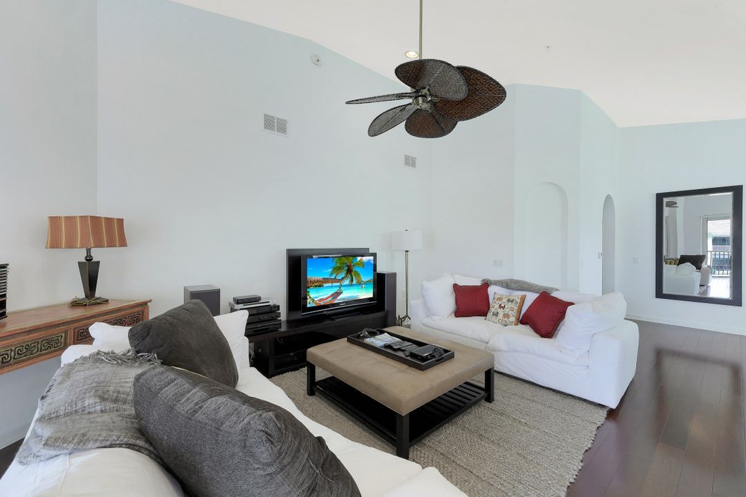 3065 Driftwood Way #4202, Naples, FL 34109