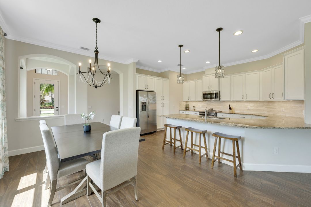 9160 Isla Bella Cir, Bonita Springs, FL 34135