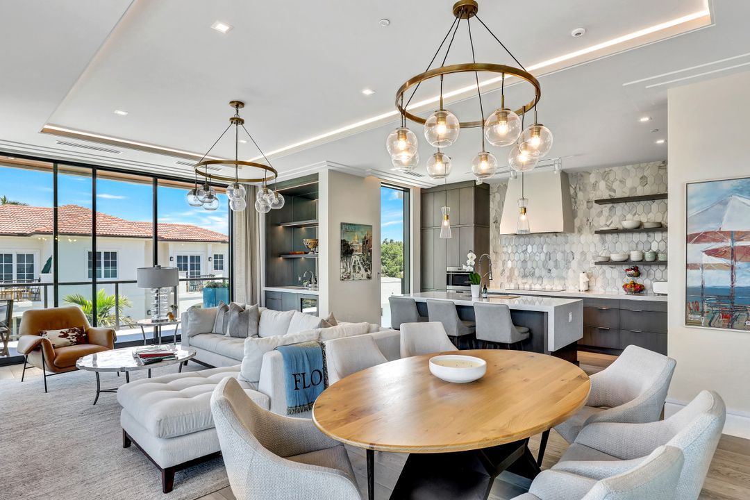 505 5th Ave S #303, Naples, FL 34102