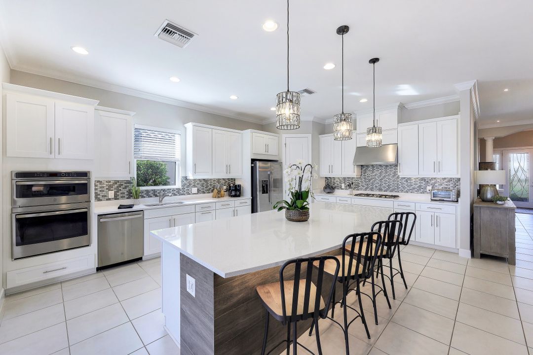 3274 Belon Ln, Naples, FL 34114