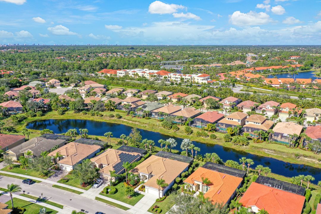 8219 Potomac Ln, Naples, FL 34104