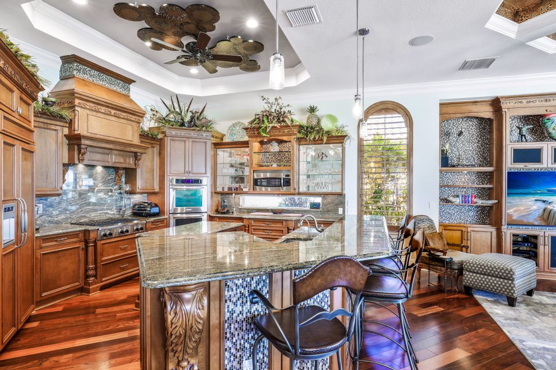 18000 Via Bellamare Ln, Miromar Lakes, FL 33913