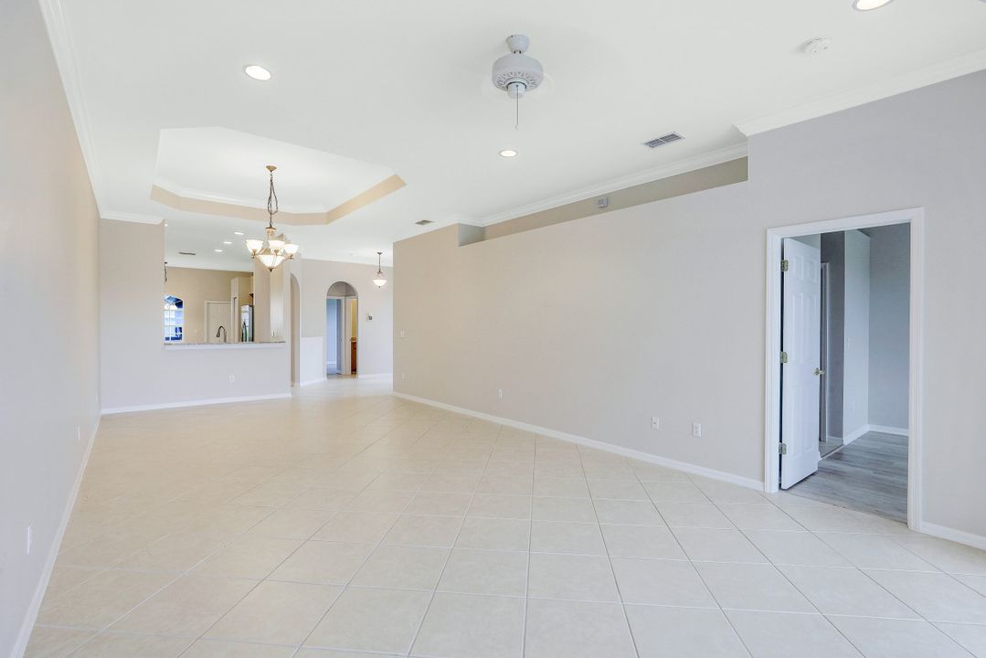 6705 Calumet Dr, Naples, FL 34113