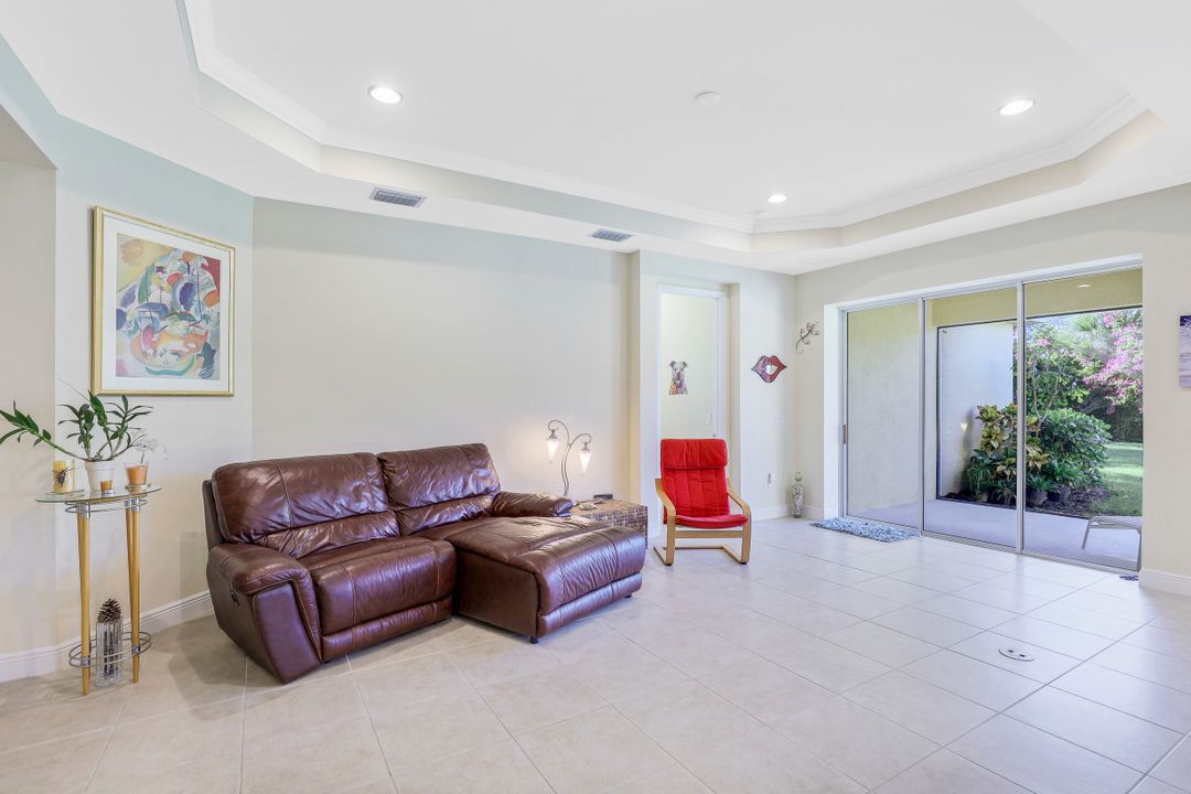 3771 Canopy Cir, Naples, FL 34120