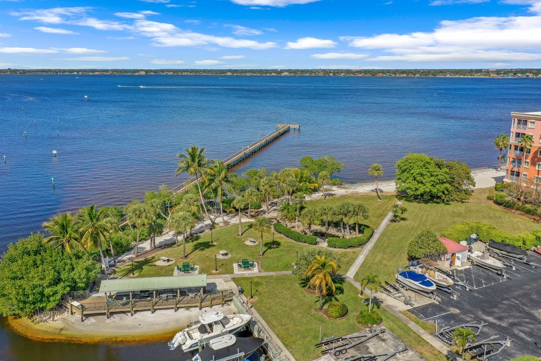 10931 Meadow Lark Cove Dr, Fort Myers, FL 33908