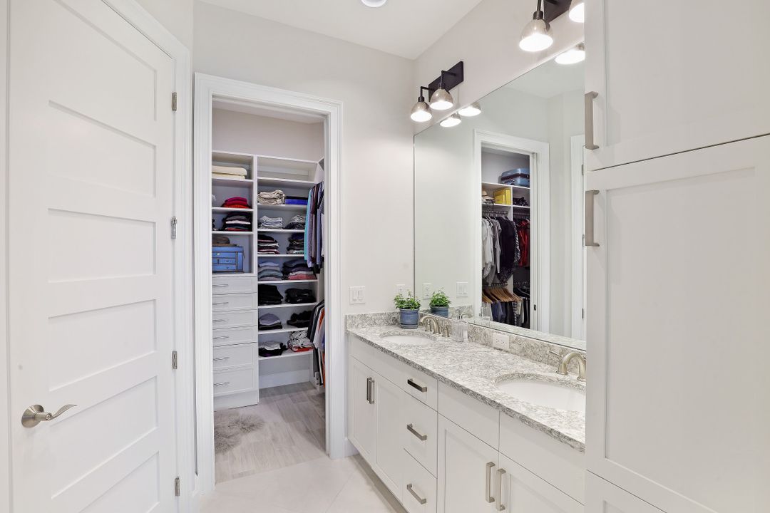 5662 Elbow Ave, Naples, FL 34112