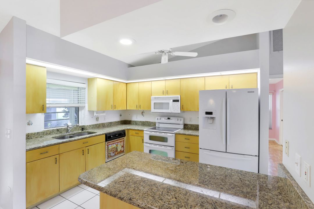 700 SW 6th Ave, Cape Coral, FL 33991