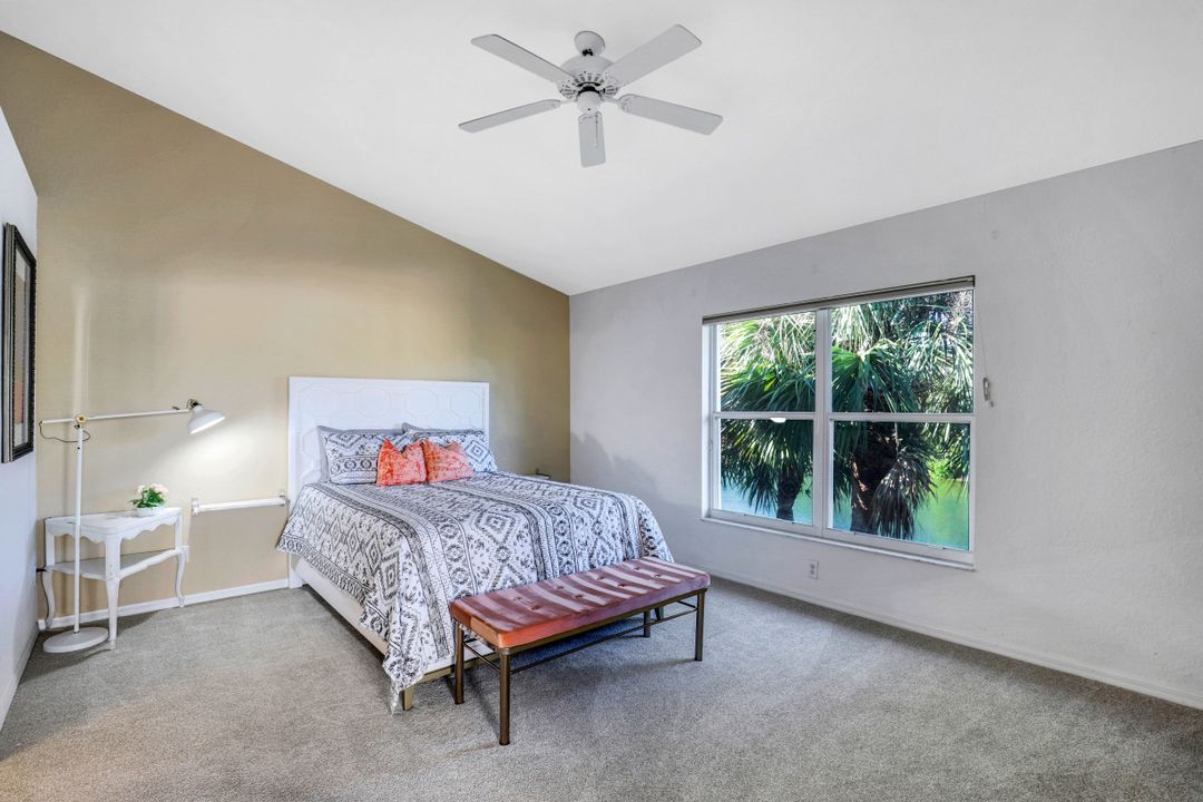 5360 Andover Dr  #202, Naples, FL 34110