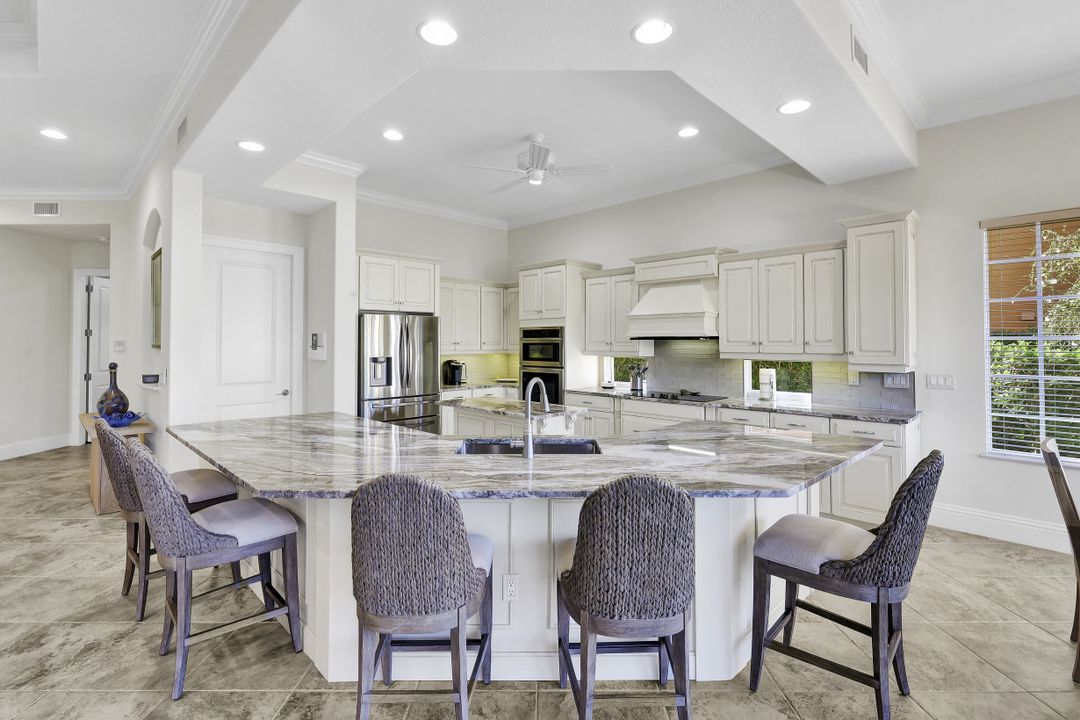 10740 Mirasol Dr #201, Miromar Lakes, FL 33913