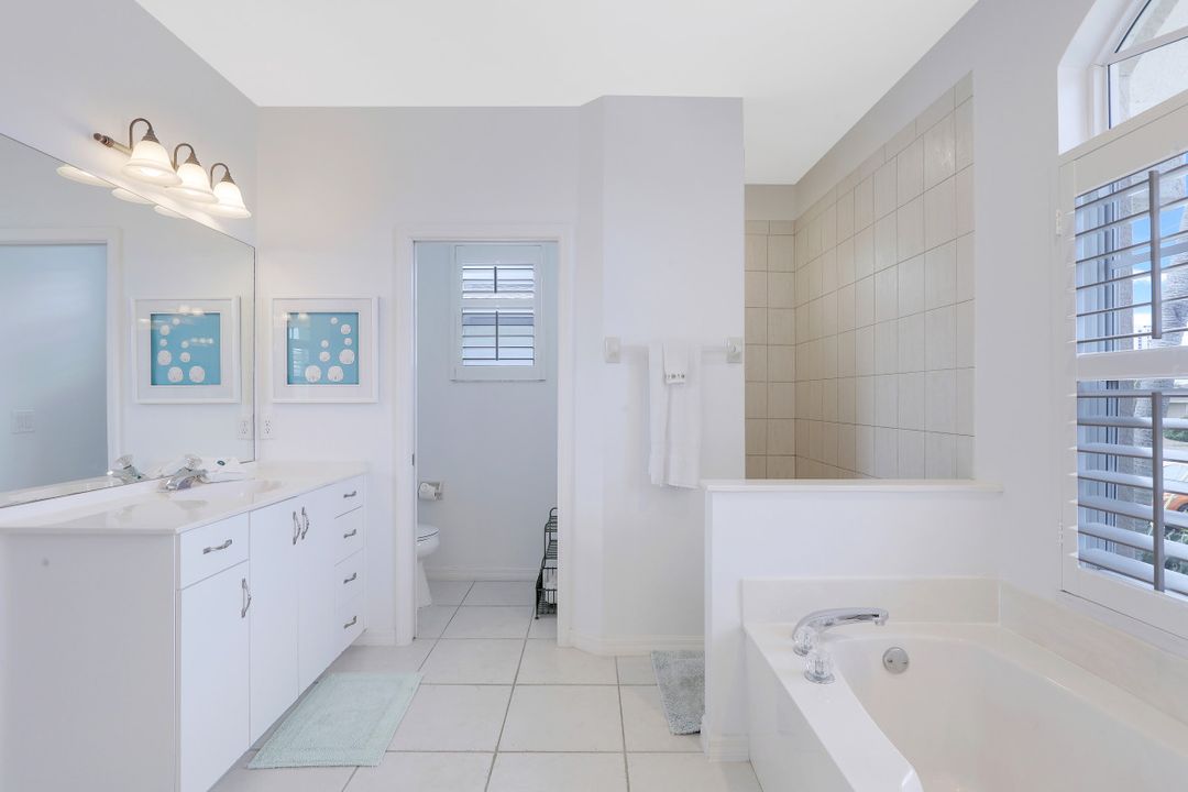 101 Landmark St, Marco Island, FL 34145