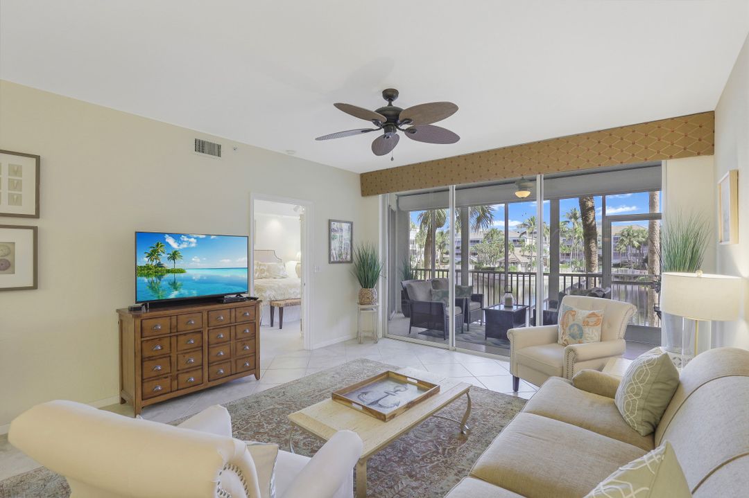 7750 Pebble Creek Cir #105, Naples, FL 34108