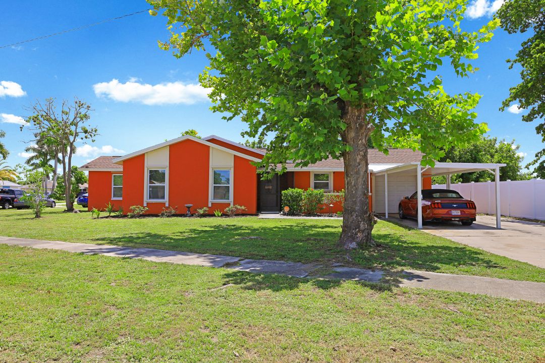 977 Hearty St, North Fort Myers, FL 33903