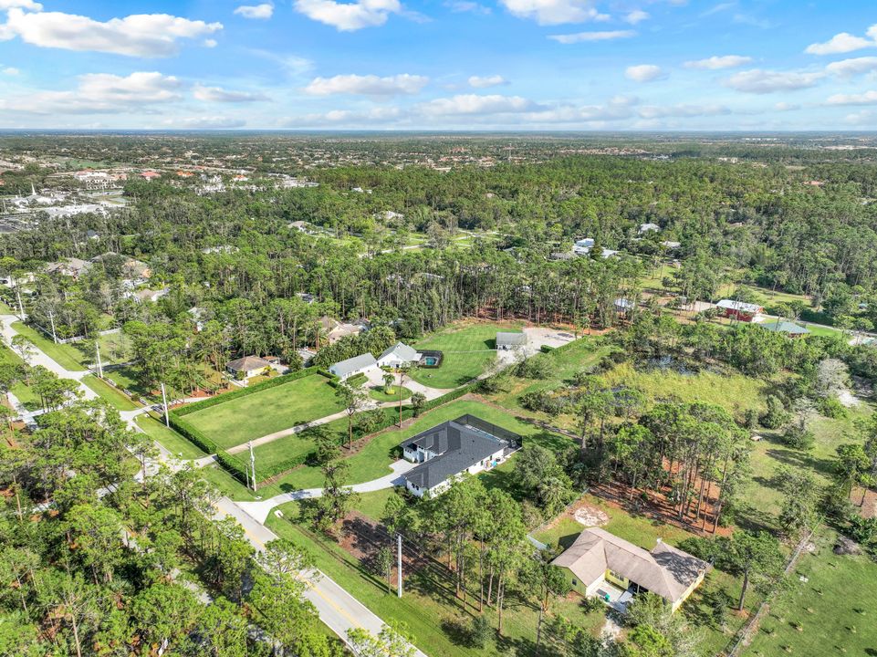 2088 Oakes Blvd, Naples, FL 34119