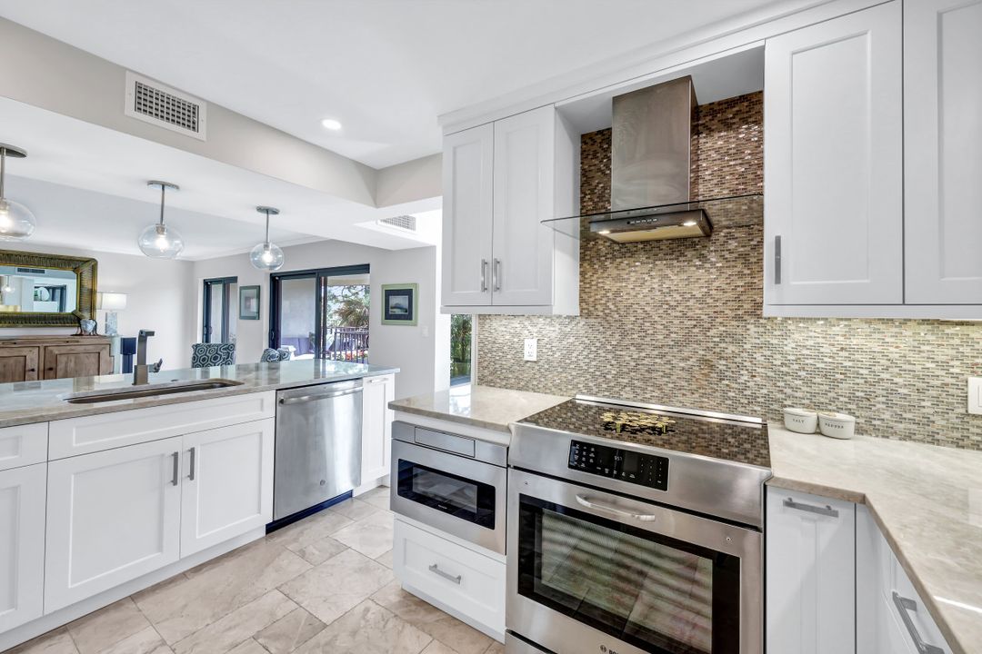 6710 Pelican Bay Blvd #435, Naples, FL 34108