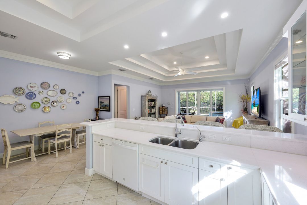 721 93rd Ave N, Naples, FL 34108