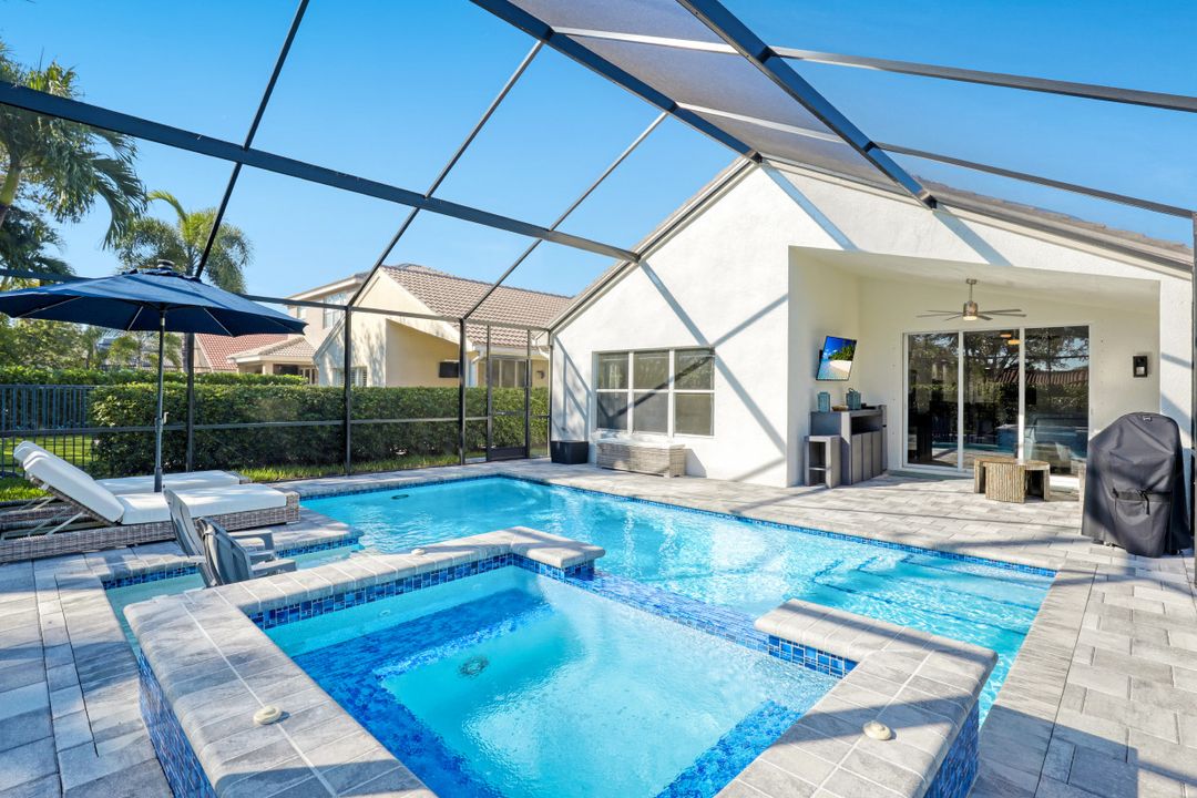 1671 Triangle Palm Terrace, Naples, FL 34119