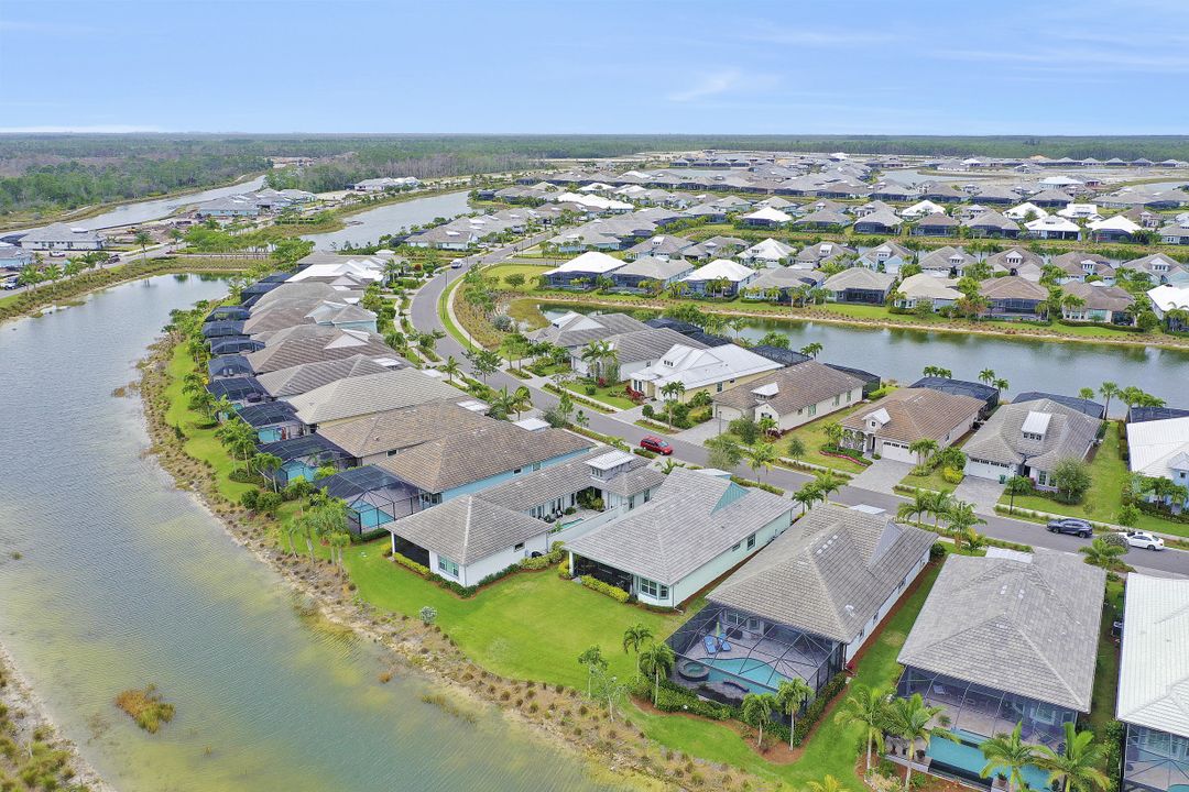 6462 Warwick Ave, Naples, FL 34113